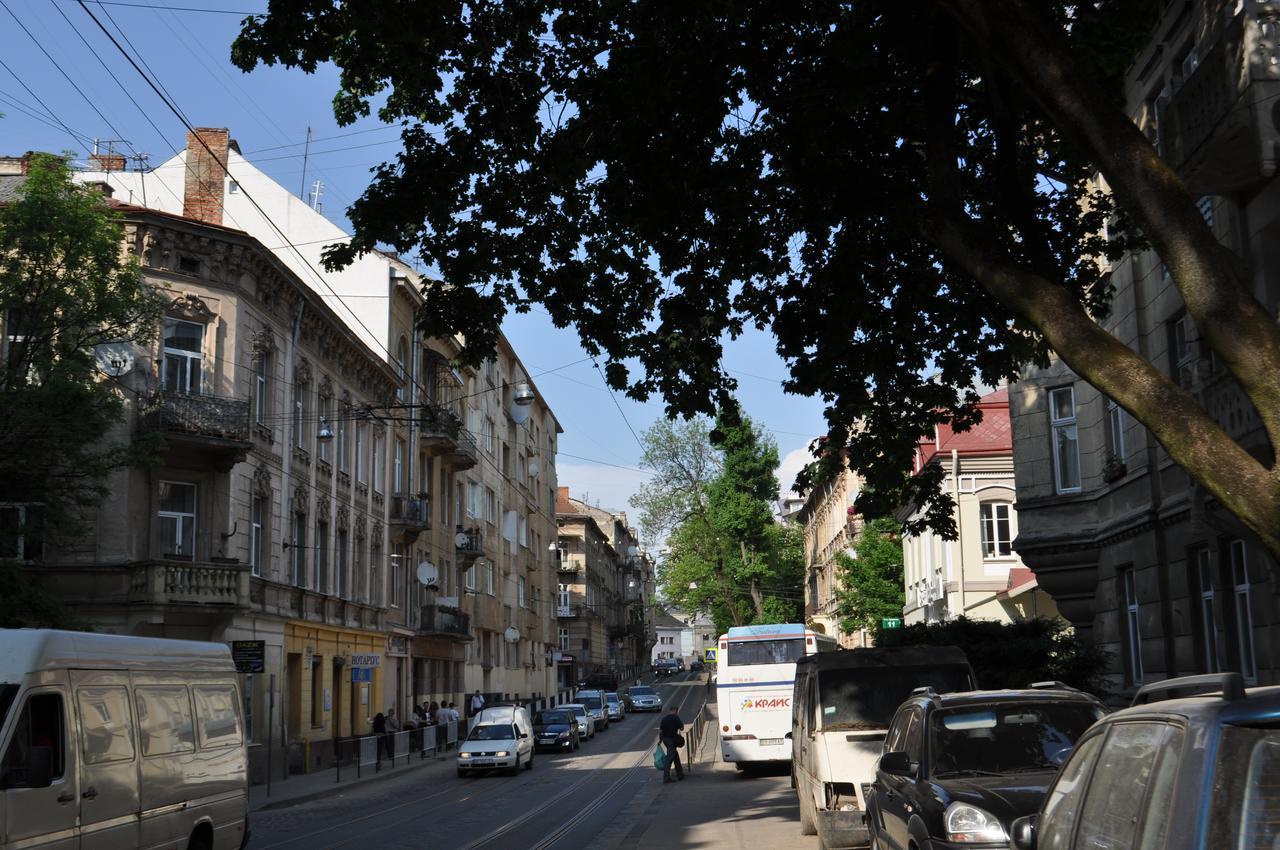 Apartament-Minihotel Elpida Lviv Exterior photo